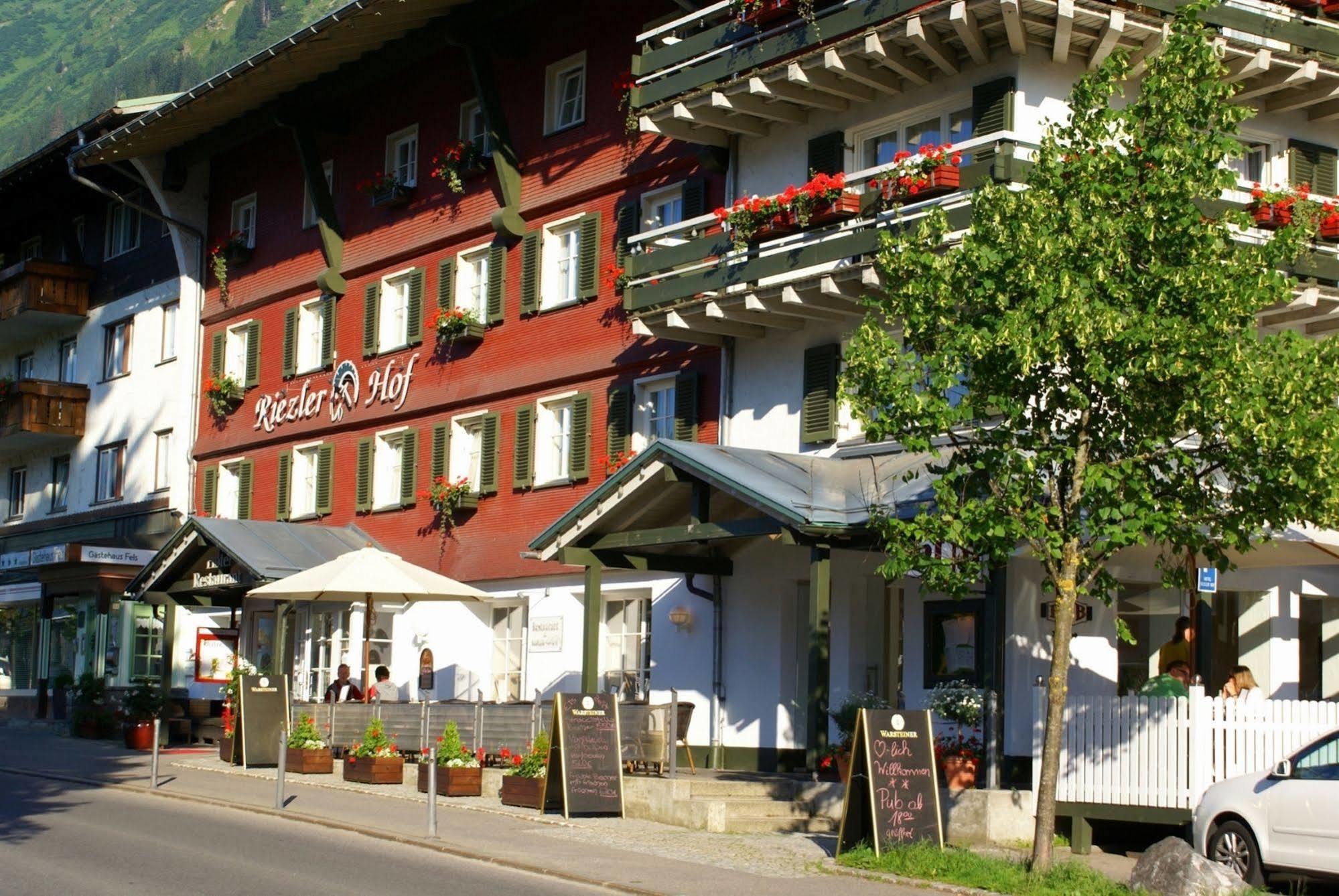 Hotel Riezler Hof Riezlern Exterior photo